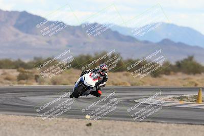 media/Nov-16-2025-Race Pace (Sun) [[8c5fa54630]]/Non Verified Riders (1st 20 Minutes)/5-Turn 15 (110pm)/